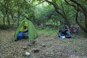 Camping dit "sauvage" en Ardèche en 2013. Le bivouac