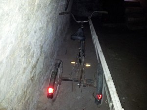 Le tricycle dans la cave