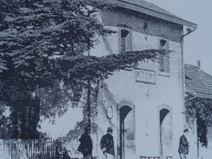 Vue ancienne de la gare de Messimy sur la ligne Fourvière Ouest-Lyonnais (FOL) - branche vers Mornant