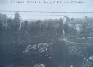 Brindas : viaduc à la Pillardière après rachat par de la compagnie Fourvière Ouest lyonnais (FOL) par l'OTL, ancêtre des TCL lyonnais