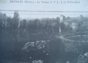 Brindas : viaduc à la Pillardière après rachat par de la compagnie Fourvière Ouest lyonnais (FOL) par l'OTL, ancêtre des TCL lyonnais