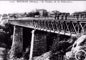 Brindas : viaduc de la Pillardière sur la ligne Fourvière Ouest-Lyonnais (FOL) - branche vers Mornant